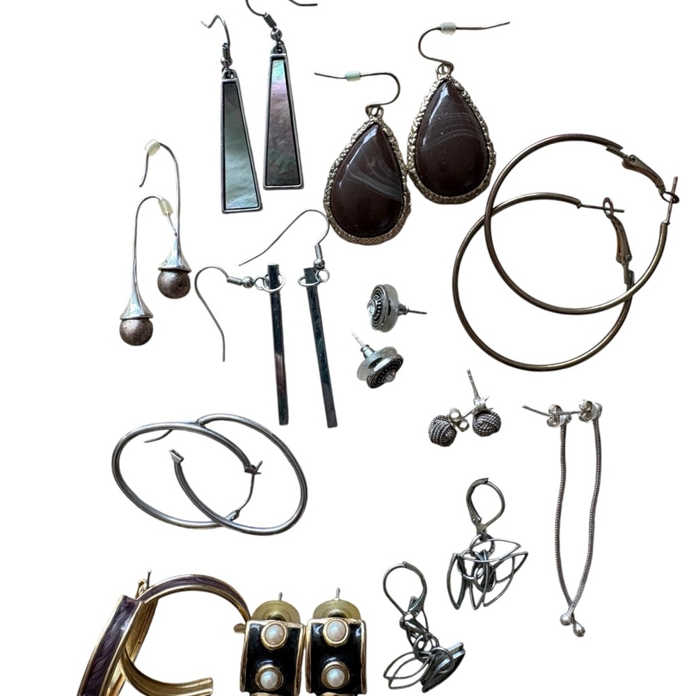 Multiple pairs of earrings